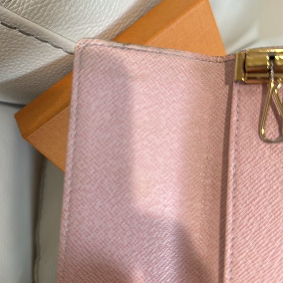 Authentic LV 6 Key holder! Damier ebene with pink inside! - Picture 12 of 17